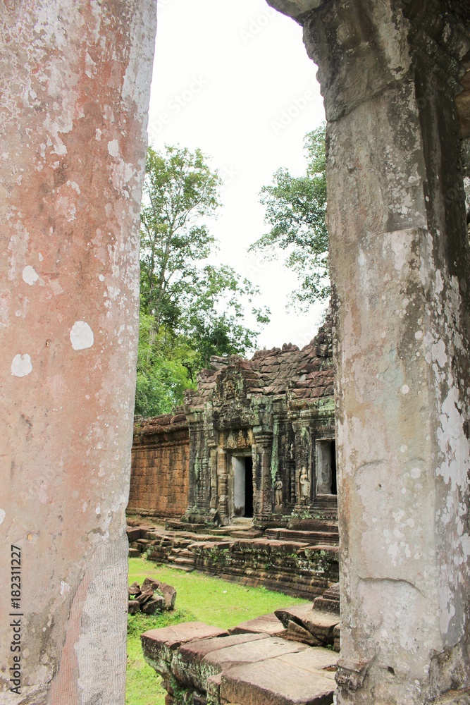 Naklejka premium angkor, cambodia