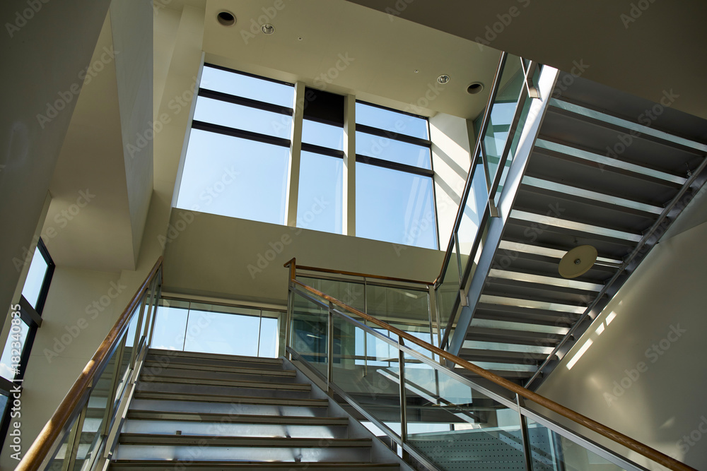 Fototapeta premium ビルの階段