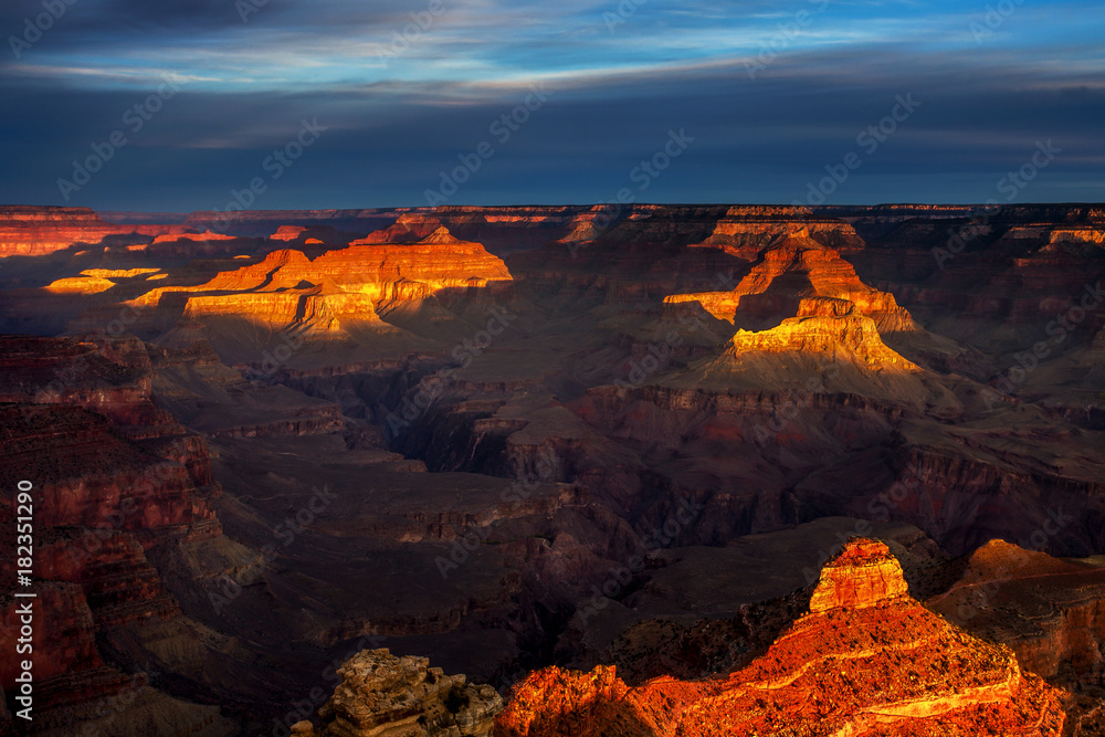Shadows and light at dawn at the Yaki Point overlook on the South Rim of the Grand Canyon