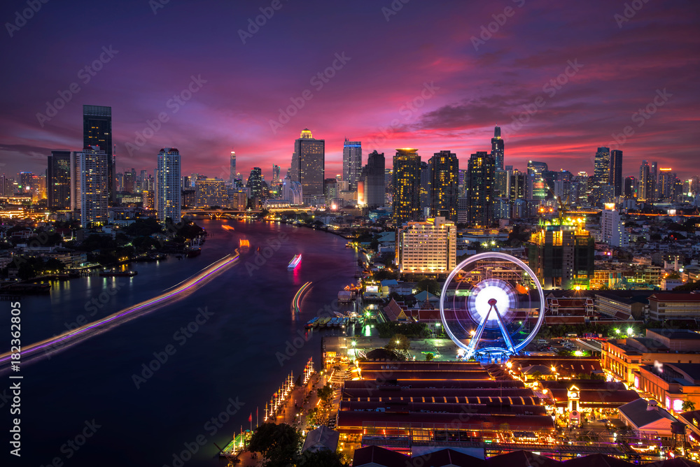 Obraz premium Bangkok cityscape. Bangkok night view in the business district. at twilight