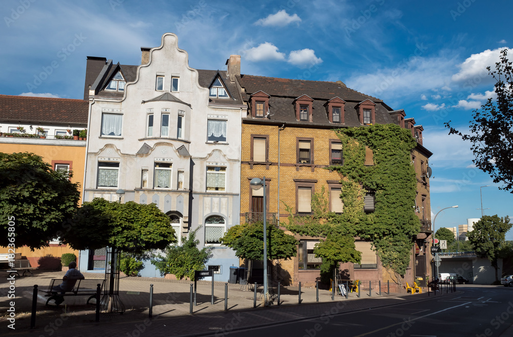 Mehrfamilienhäuser ( Altbau )