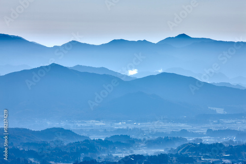 鬼女台から望む蒜山高原方面の山並み photo