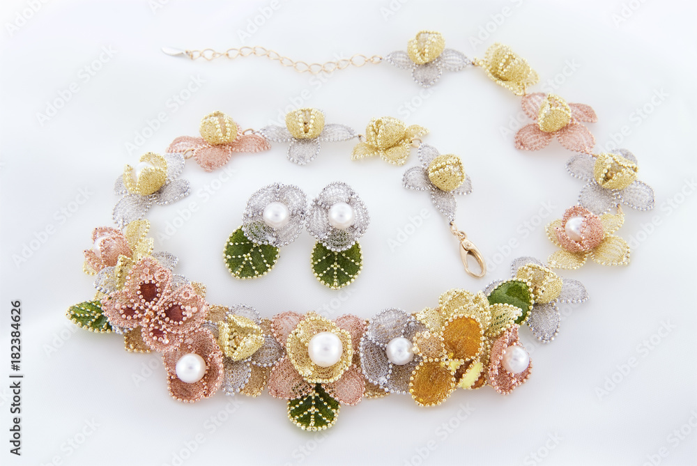 Floral chiffon necklace and earrings with akoya pearls and gold Floral chiffon necklace and earrings with akoya pearls and gold