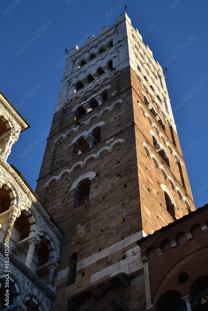 Campanile du Duomo à Lucca en Toscane, Italie