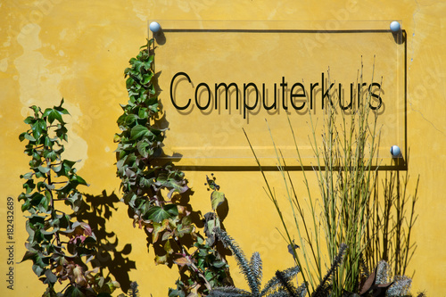 Schild 233 - Computerkurs