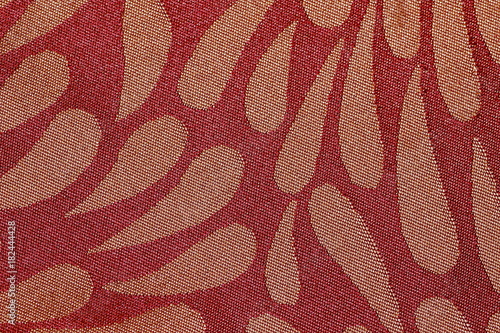 czerwona tkanina ze wzorem