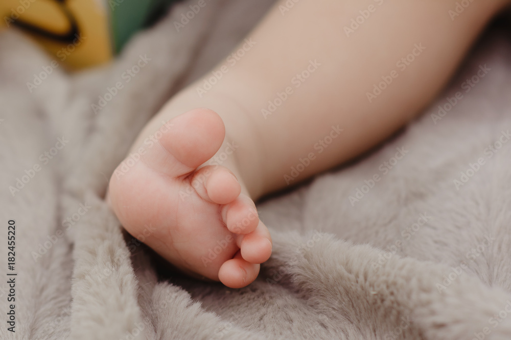 bare baby feet