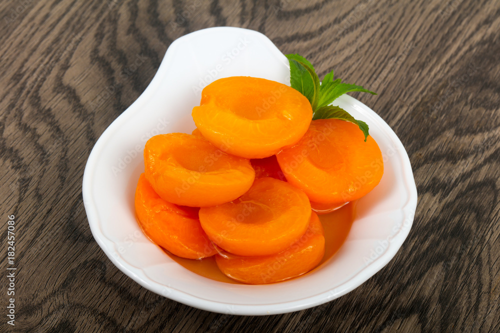 Canned apricots Canned apricots