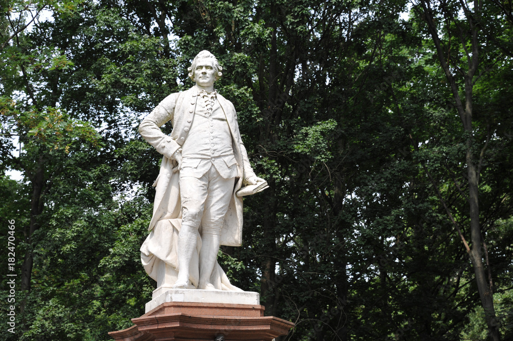 Lessing, Gotthold Ephraim Lessing, Denkmal, Berlin, Tiergarten, Dichter, Literat, Skulptur, Dramatiker, Deutschland, Aufklärung, Dichtung, Klassik, 