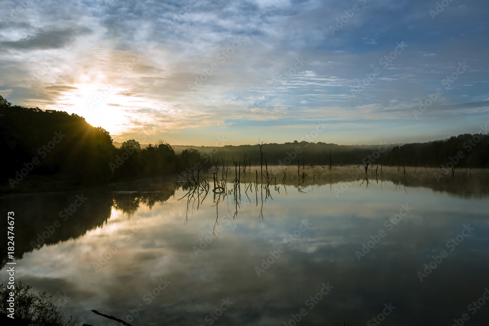Fototapeta premium Lakeside Sunrise