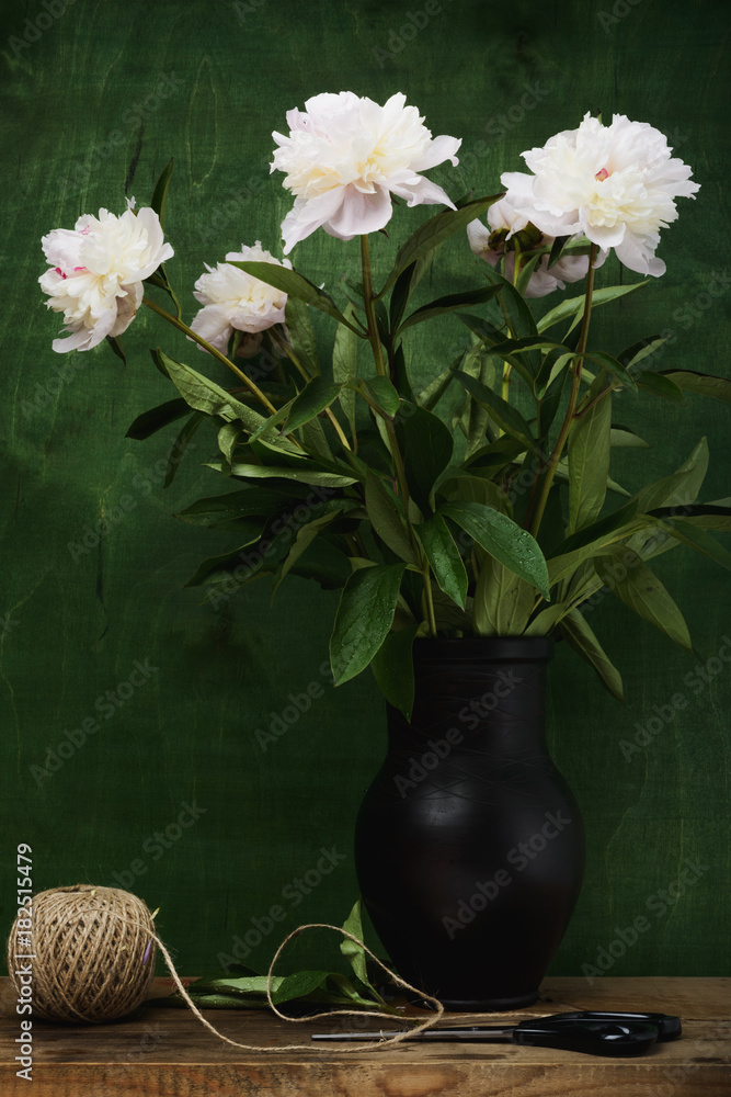 Obraz premium Still life peony sprig
