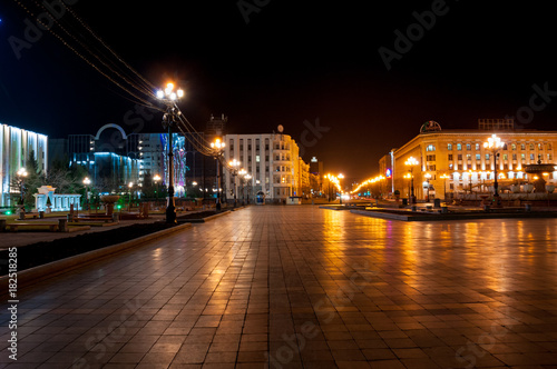 Night Khabarovsk: Lenin Square in late autumn