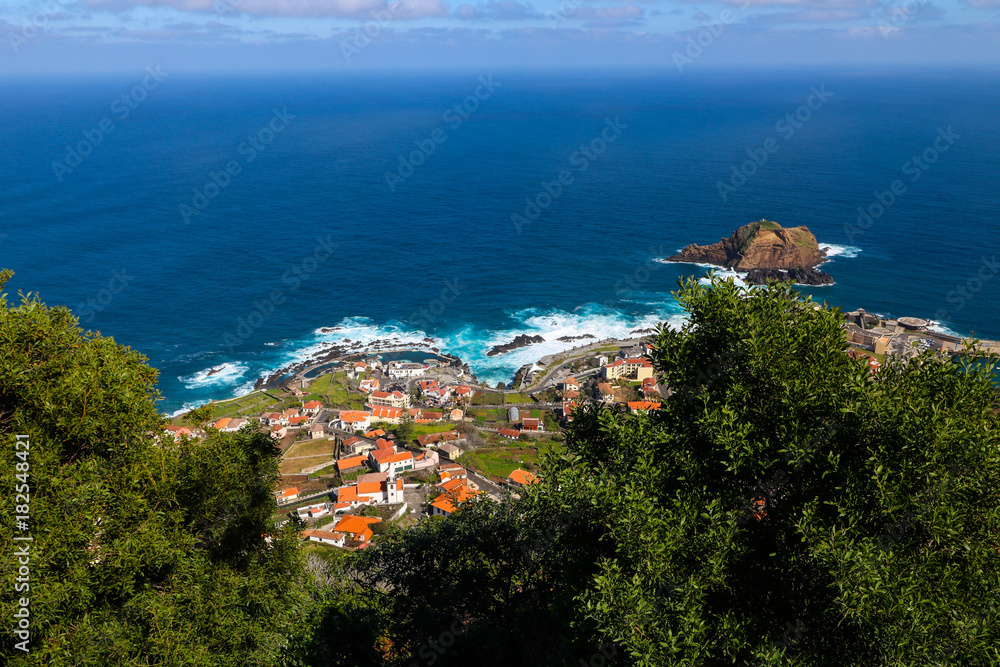Porto Moniz an der Nordküste von Madeira, Portugal