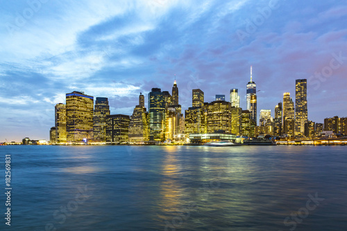 panoramic view to New York by night