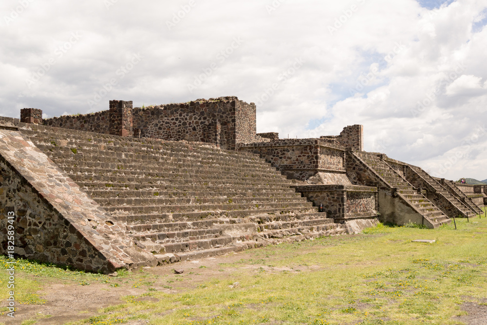 teotihuacan pyramids