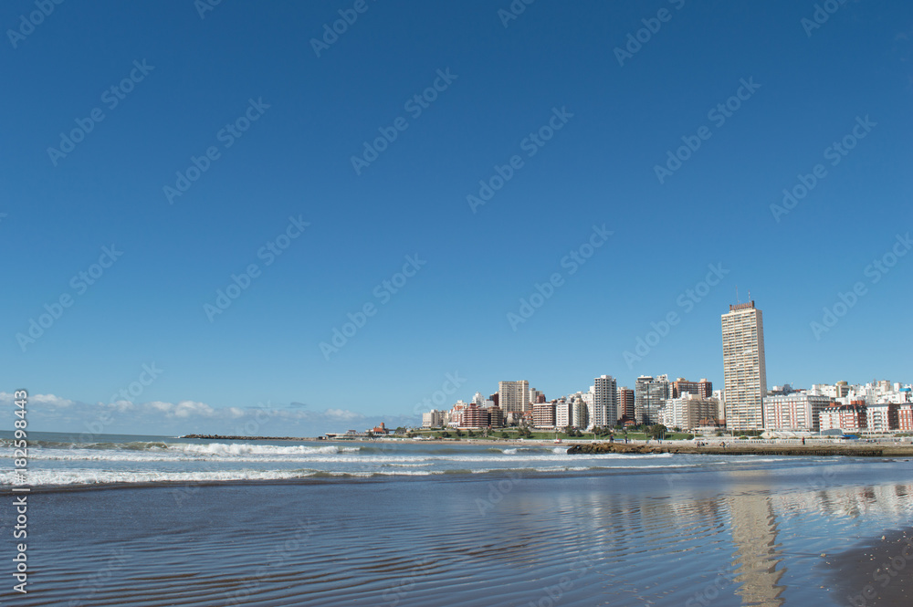 Mar del Plata desde la playa