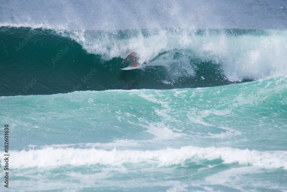 Fototapeta premium athlete surfing training