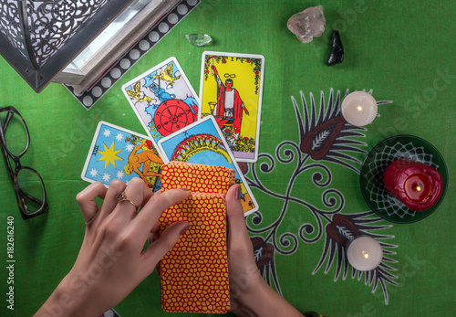 Tablou pe pânză Divination by tarot cards.