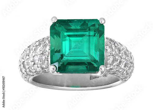 diamond and emerald ring photo