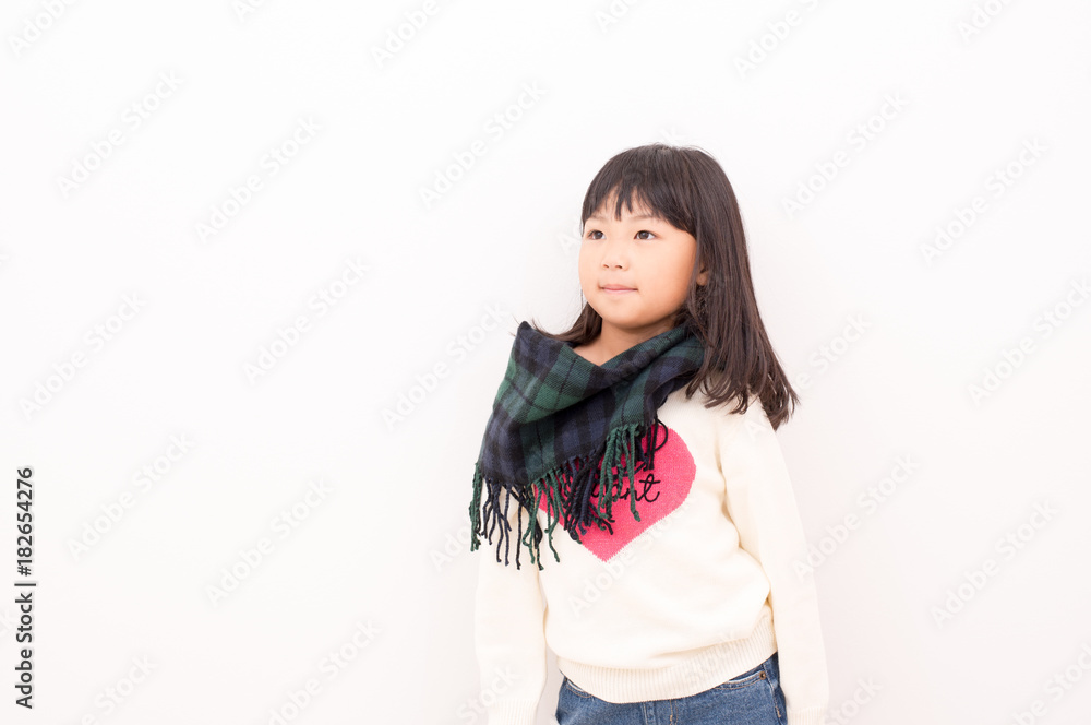 マフラーをする小学生