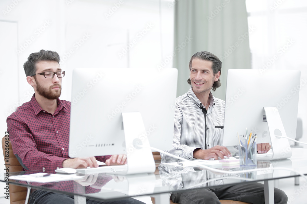 Obraz premium employees working at their Desk