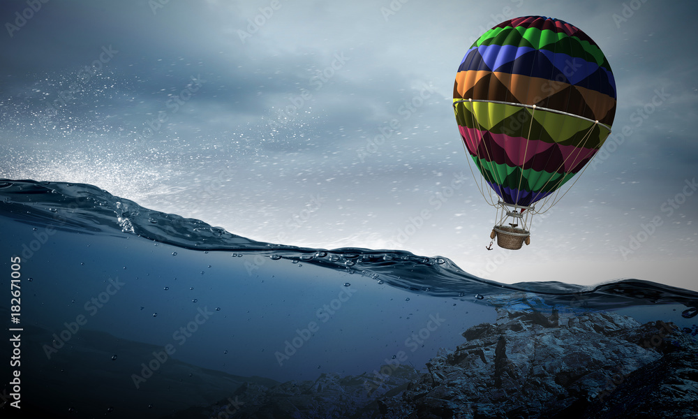 Fototapeta premium Air balloon in sea