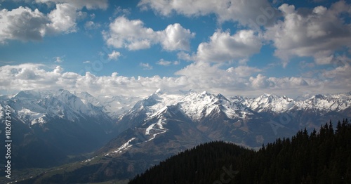 Austrian alps in the spring © Mathieu