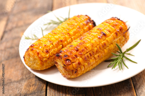 grilled corn cob