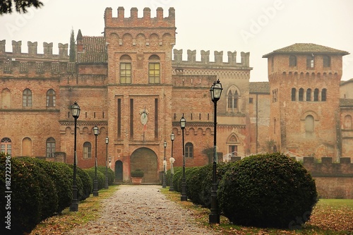 Castello San Lorenzo a Villa Sommi Picenardi, Cremona