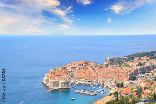 Fototapeta Naklejka Na Ścianę i Meble -  Beautiful view of the historic city of Dubrovnik, Croatia on a sunny day.