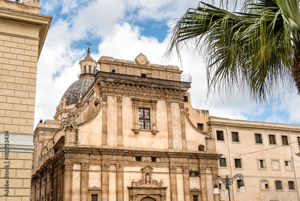 Obraz premium View of Santa Caterina church facade, that overlooking the Bellini square in Palermo, Italy 