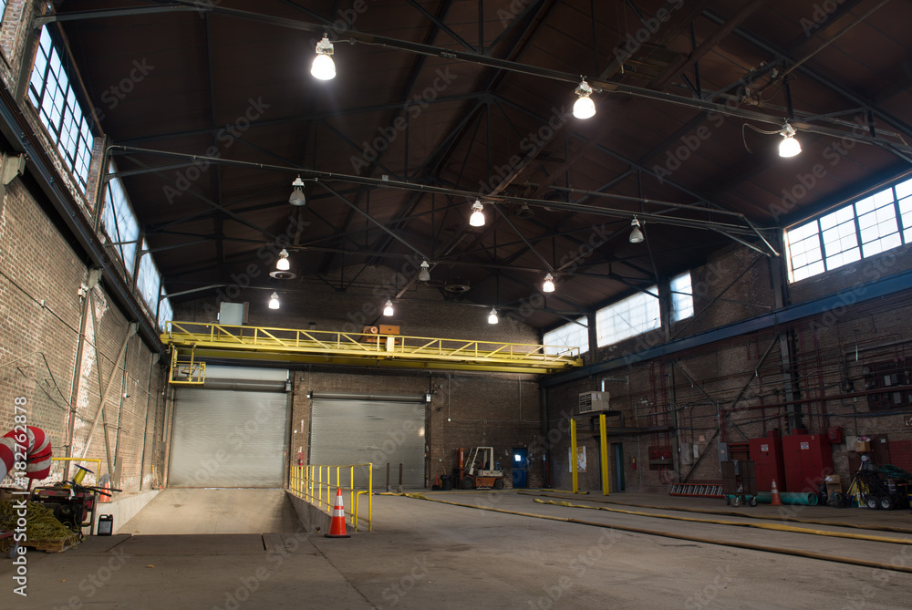 Fototapeta premium Magazyn przemysłowy