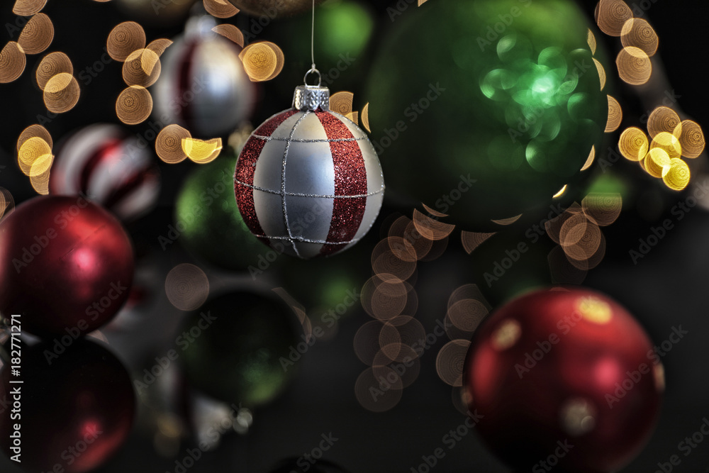 Obraz premium Christmas ornaments on defocused lights