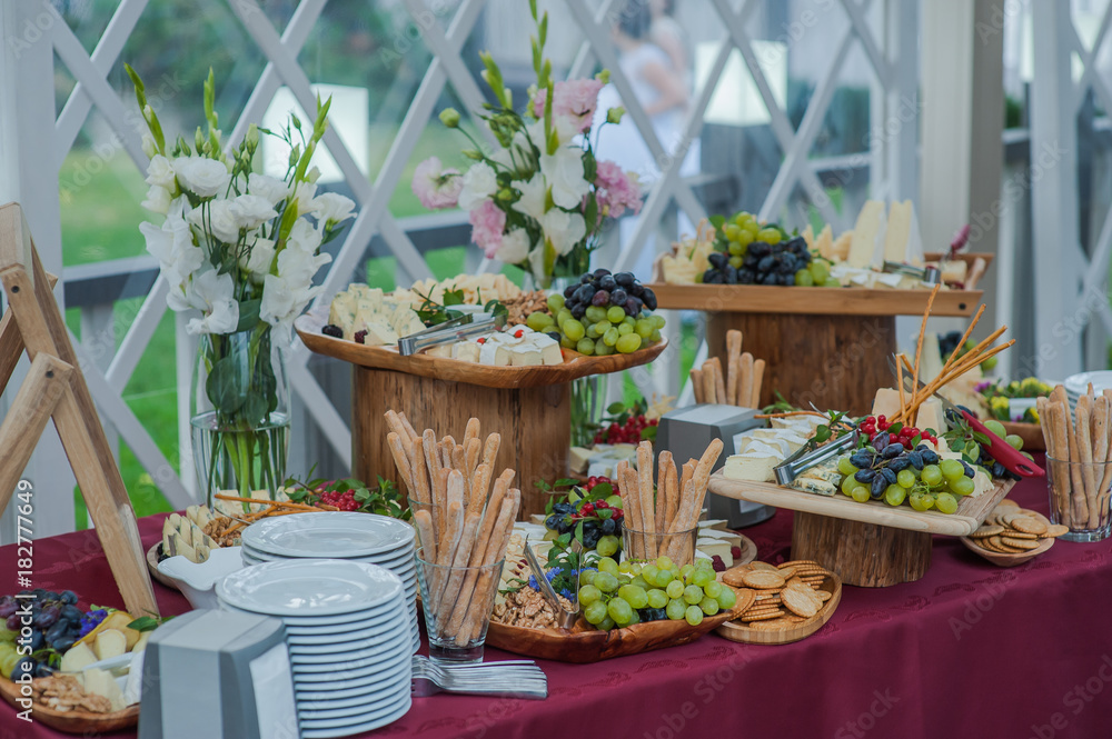 Fototapeta premium wedding buffet table