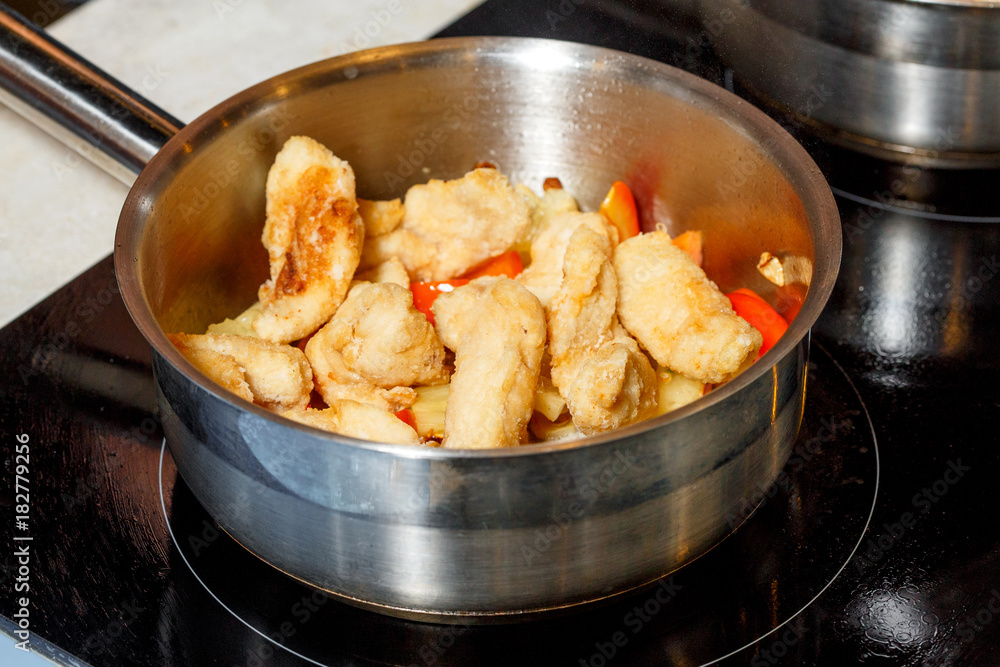 Cooking process of chinese sweet and sour fried chicken Cooking process of chinese sweet and sour fried chicken