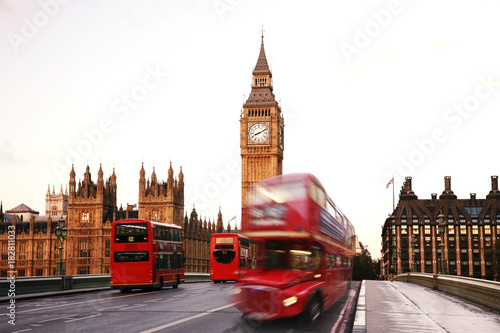 Obraz na plátně Scene of Westminster Bridge seen from South Bank, quiet morning double decker bus and fast moving routemaster bus present