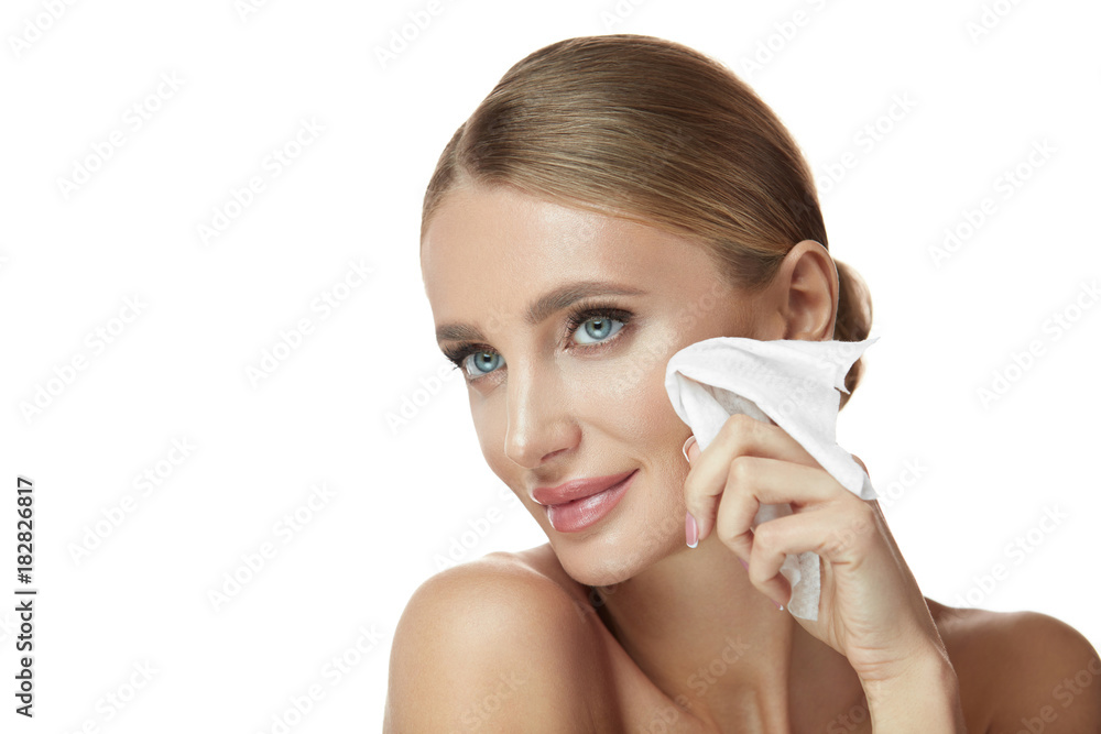 Φωτογραφία Face Care. Smiling Female Removing Makeup, Cleaning Facial Skin