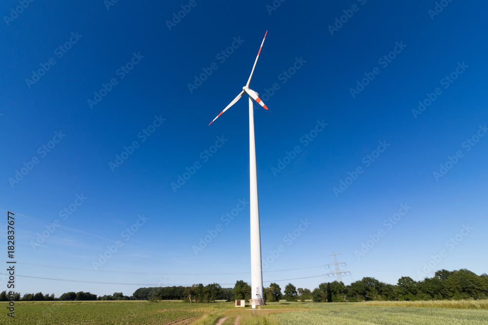 Fototapeta premium Windkraftanlage in Deutschland