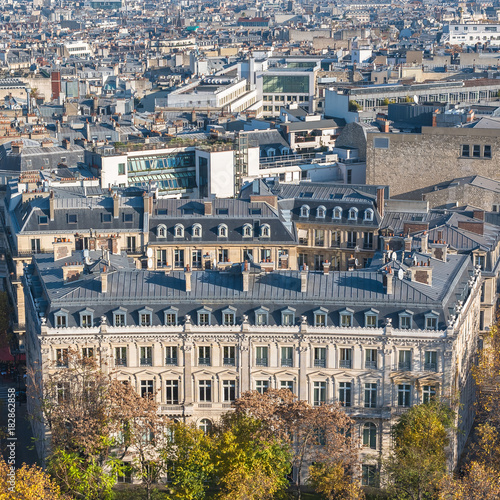 Paris, beautiful Haussmann facades and roofs in a attractive area of the capital, view from the triumph arch   © Pascale Gueret