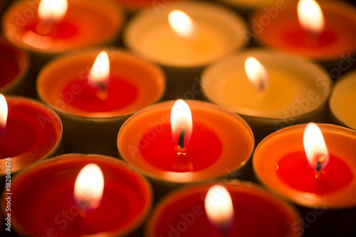 closeup to burning tealights