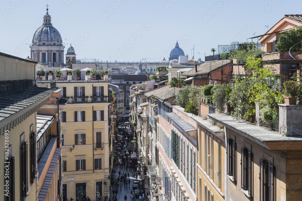 Roma, vista di via Frattina