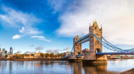 Fotobehang Tower Bridge Panorama Londen met Theems en Tower Bridge  © Dmitry Naumov