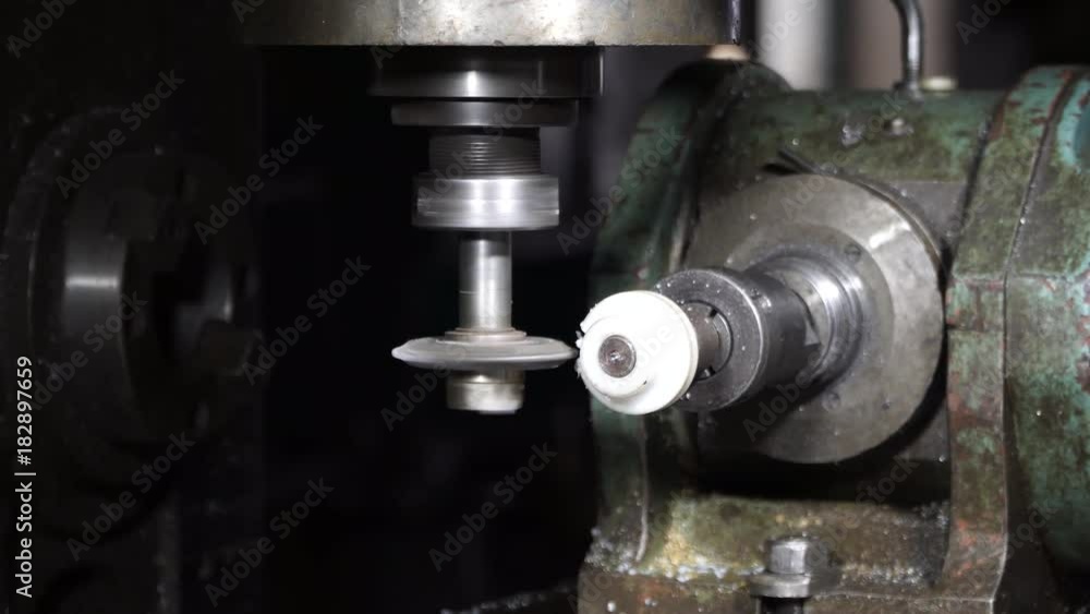 Manufacture of carbon gears by an industrial method on a lathe Manufacture of carbon gears by an industrial method on a lathe