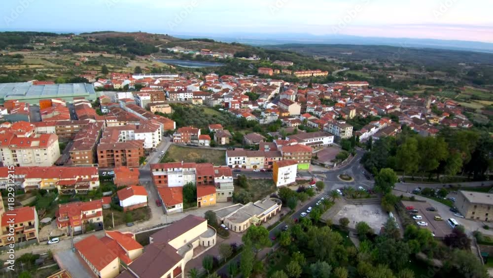 Drone en Jarandilla de la Vera. Pueblo de la provincia de Cáceres, en la comunidad autónoma de Extremadura. Video aereo con Dron Drone en Jarandilla de la Vera. Pueblo de la provincia de Cáceres, en la comunidad autónoma de Extremadura. Video aereo con Dron