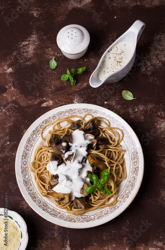 Dark spaghetti with mushrooms