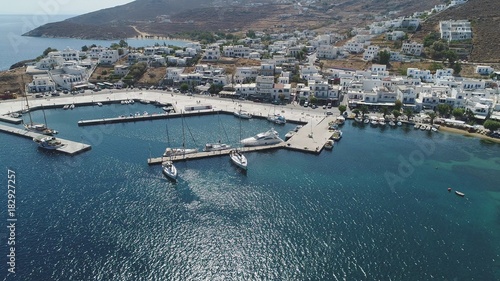 Grèce Cyclades île de Serifos vue du ciel