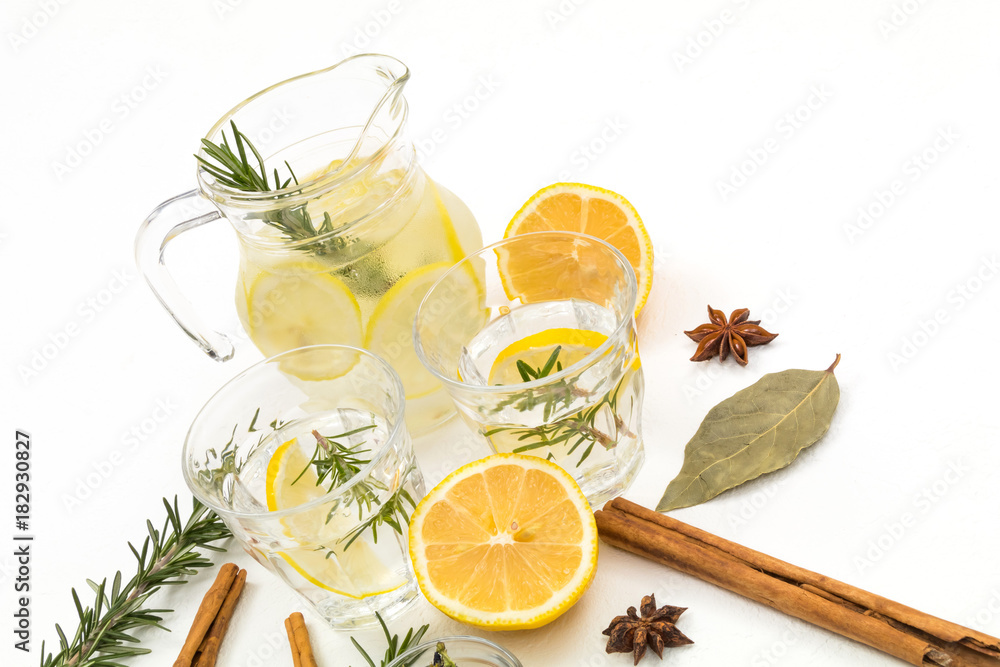 Fototapeta premium デトックスウォーター Herbal detox water