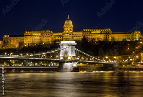 Canvas Print Buda Castle + Chain Bridge - Budapest