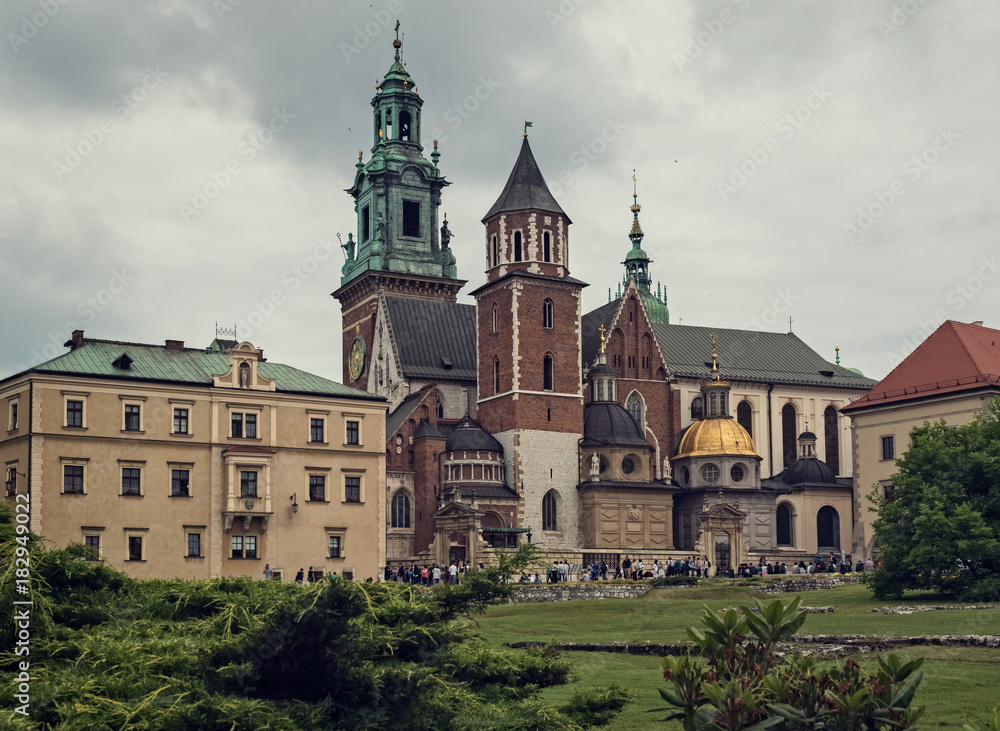 Obraz premium Castillo y catedral de Wawel, Cracovia, Polonia