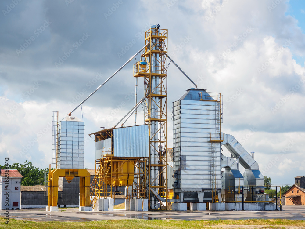 Obraz premium Grain Processing Complex For Coarse Purification, Drying Up, And Temporary Storage Of Grain